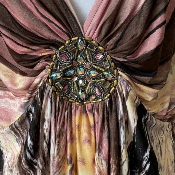 Venus Bejeweled Sleeveless Blouse - Picture 3 of 11